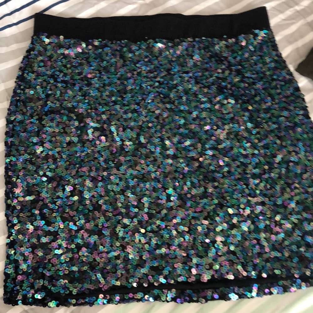 Sequin Mini Skirt in Iridescent Blue-Green